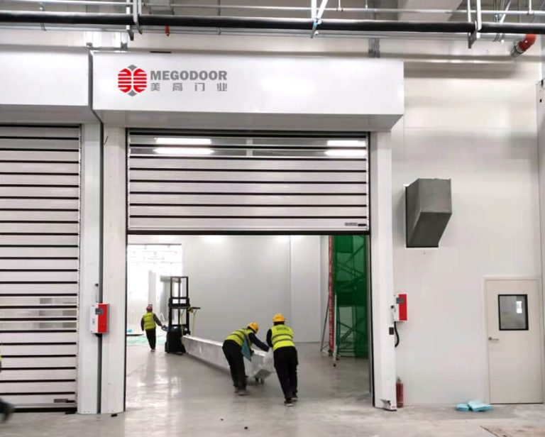 半导体工厂安装硬质快速门缩略图 半导体工厂安装硬质快速门缩略图