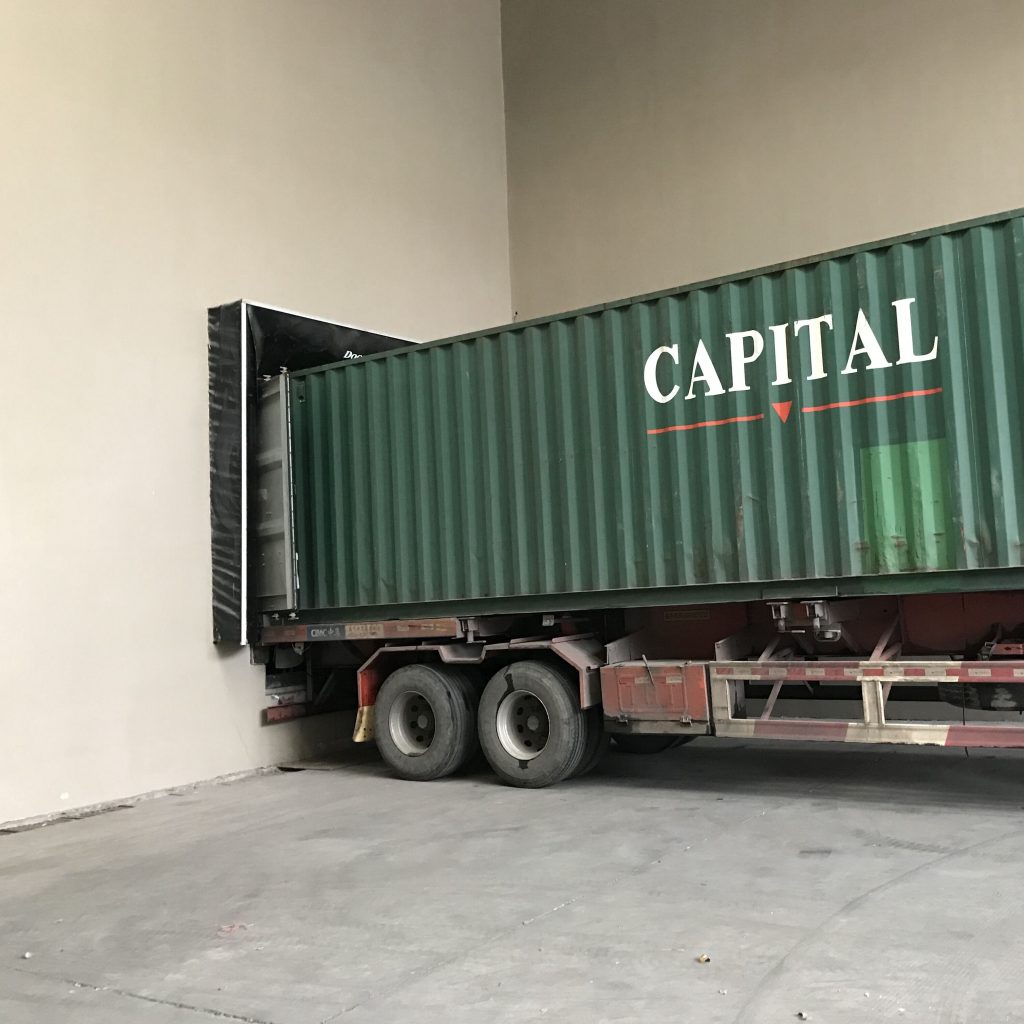 杭州海绵式保温门封 —— 高效密封,守护仓储环境插图1 杭州海绵式保温门封 —— 高效密封,守护仓储环境插图1