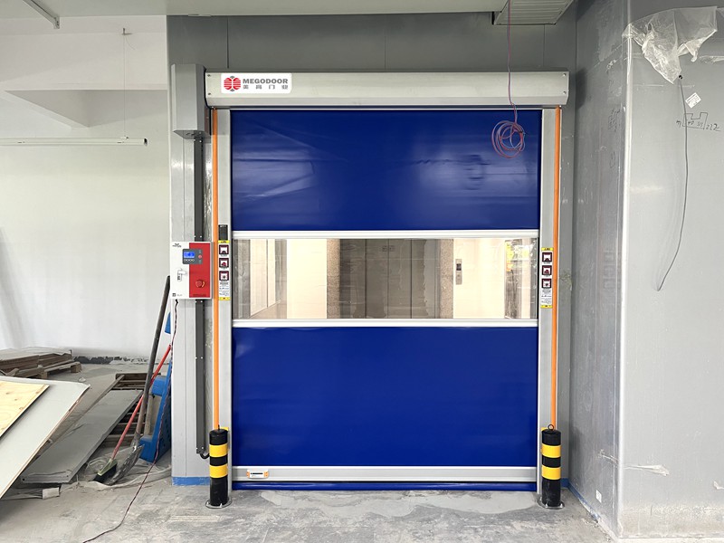 杭州汽车生产车间快速卷帘门:安全防护与高效通行的双重保障插图 杭州汽车生产车间快速卷帘门:安全防护与高效通行的双重保障插图